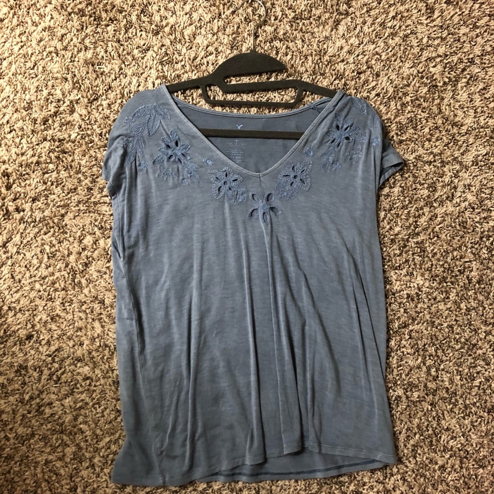 Floral Cut-out Vneck